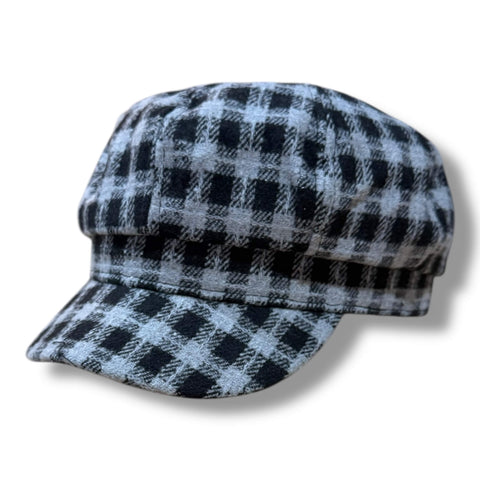 Classic Tweed Plaid Newsboy Cap – 8-Panel Baker Boy Hat (Unisex) with curved stiff brim and plaid 8-panel crown gray and black