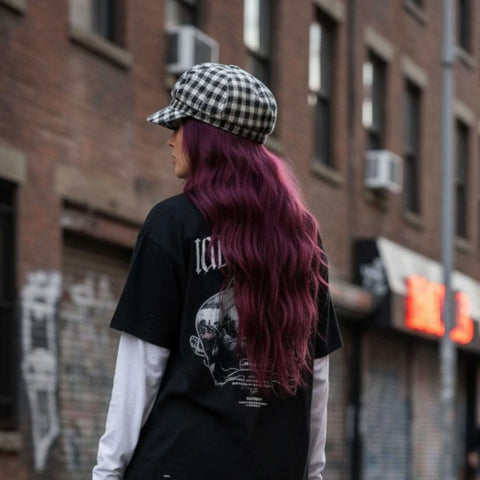 Classic Tweed Plaid Newsboy Cap – 8-Panel Baker Boy Hat (Unisex) with curved stiff brim and plaid 8-panel crown black and white