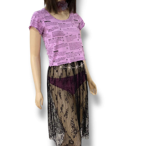 short sleeve graphic pisces baby tee in lilac purple with black zodiac print, fitted crop top with lettuce trim