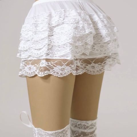 white Lace Ruffle Bloomers Shorts backside with white knee socks