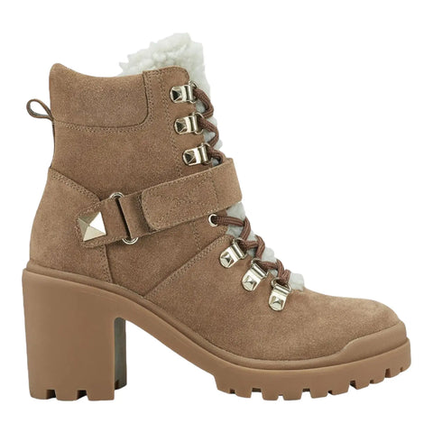 Chunky lug sole tan suede boots for fall and winter outdoor fashion