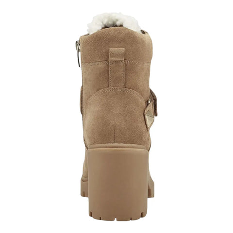Chunky lug sole tan suede boots for fall and winter outdoor fashion