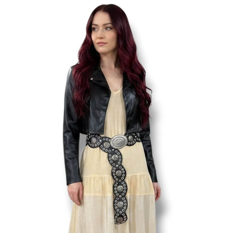 woman wearing the medallion wide black and silver oval link statement belt 